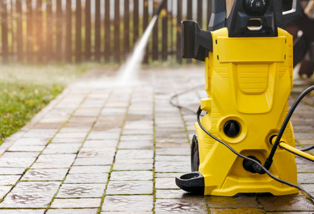 Best Pool Deck Cleaning  in Eastwood, MI